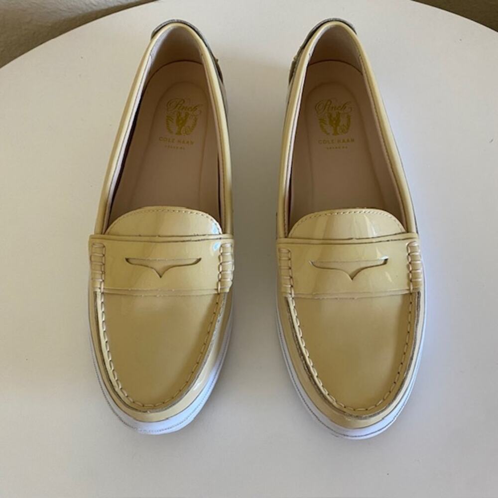 Cole Haan‎ Pinch Maine Classic Patent Leather Loafers Pale Yellow Women's 9B
